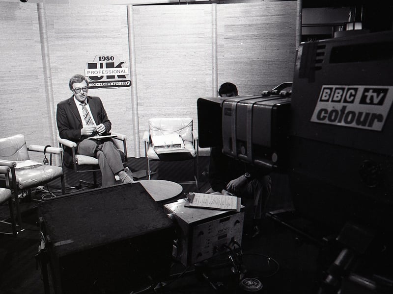 David Vine presents the snooker at Preston Guild Hall,
November 1980