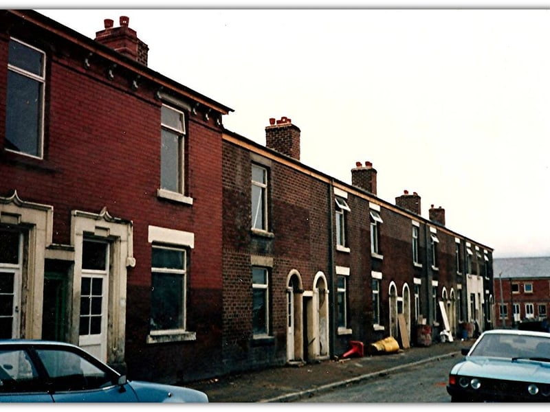 Emmanuel Street in Plungington was not going through great times when this photo was taken in 1980
The image kindly provided by Brian Bell courtesy of Paul Swarbrick and Gillian Lawson of the Preston Historical Society. www.prestonhistoricalsociety.org.uk/