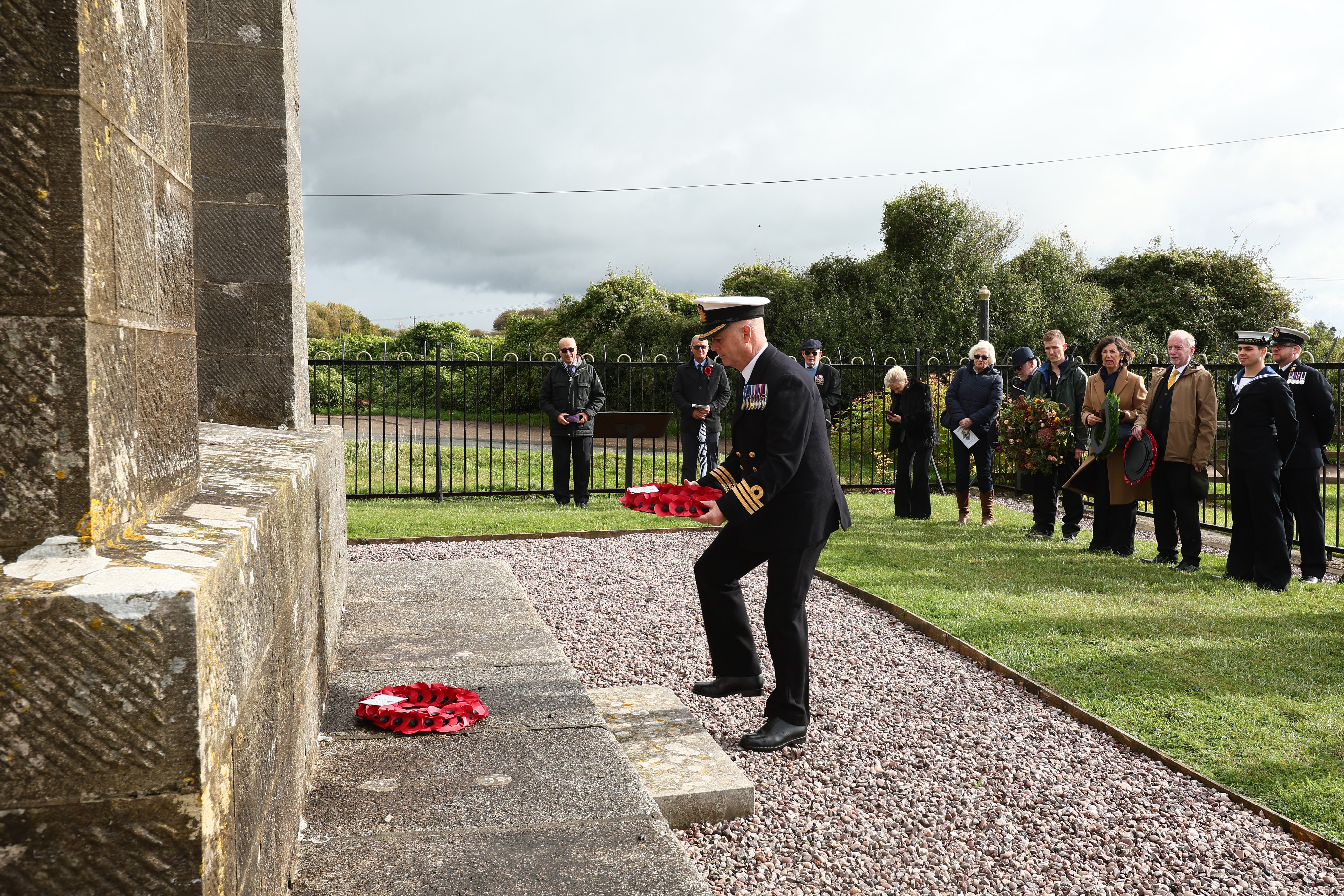 Cdr Steve May of HMS Collingwood lays a wreath at the Nelson monument. Service to commemorate Trafalgar Day and the life of Admiral Lord Nelson.