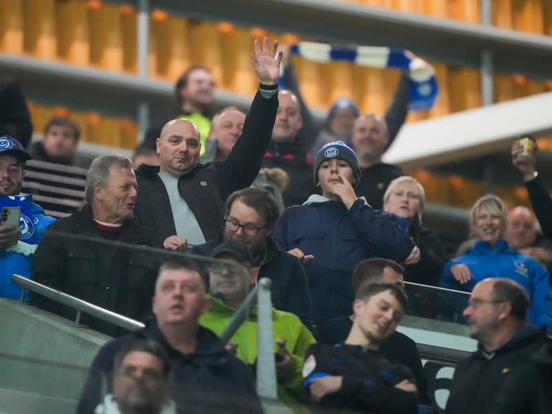 1,976 Pompey fans made the midweek trip to Molineux to witness Pompey pick up an important point.

