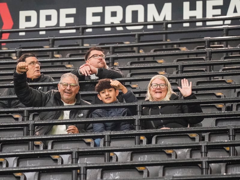 1,976 Pompey fans made the midweek trip to Molineux to witness Pompey pick up an important point.