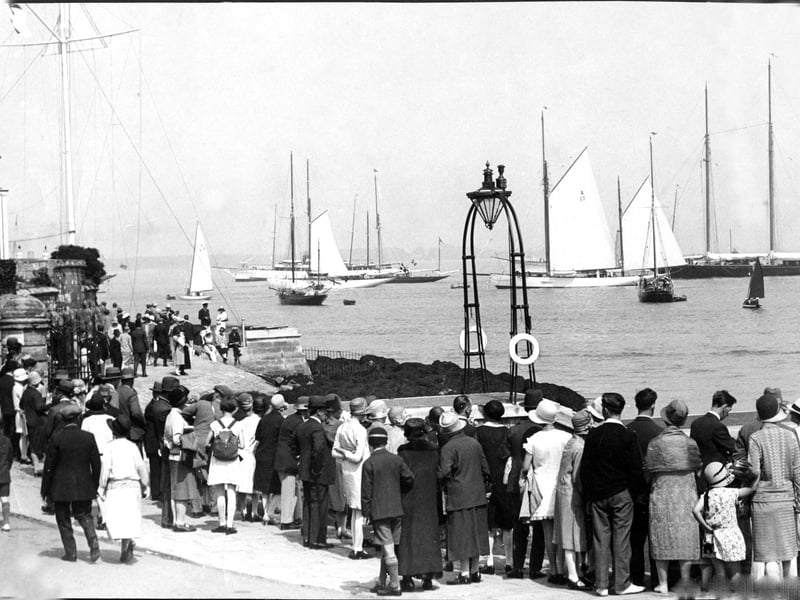 Spectators at the Regatta at Cowes on the Isle of Wight