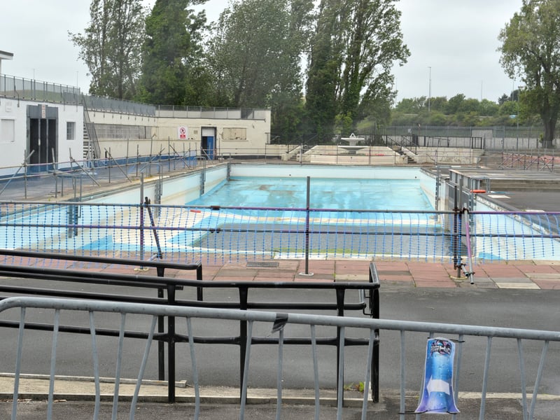 The Hilsea Lido in it's current condition in 2012.
Picture: Steve Reid (122230-408)