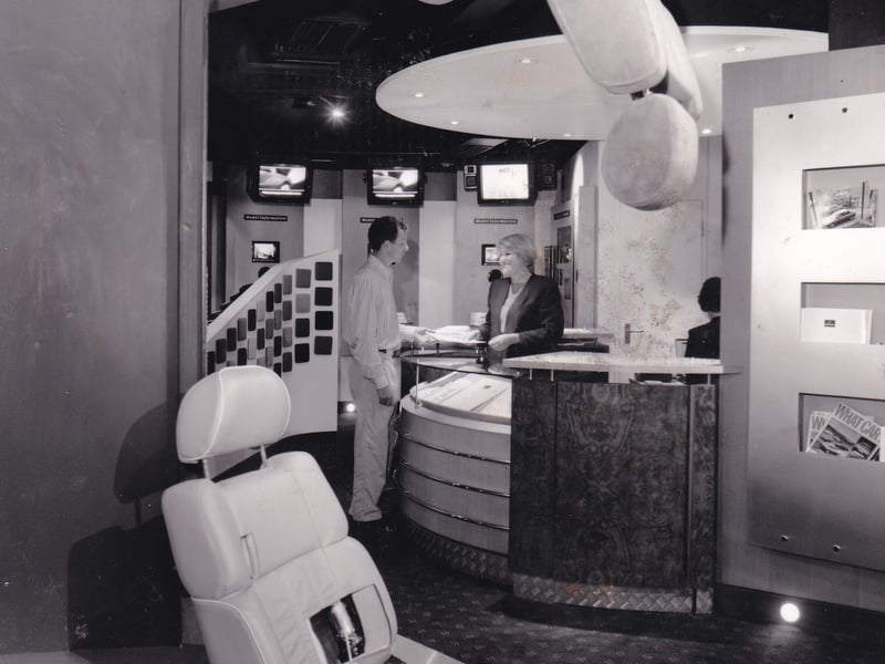 Information centre. Rover's new concept in car retailing on Briggate at the junction with The Headrow in September 1991.