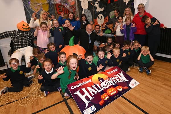 Coalisland Halloween Working Group launched this year’s festivities with the spooky Krafty Kidz and staff members, Francie Molloy, Neighbourhood Renewal and Shane McDonald, Ogras Youth Centre.