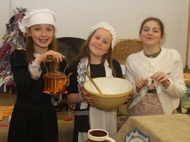 Having fun at P7 Victorian Day are (l/r) Pippa, Jessica and Evie.