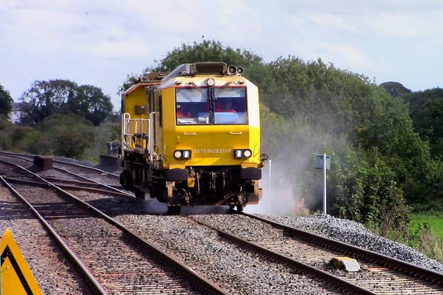 The leaf busting train in action.