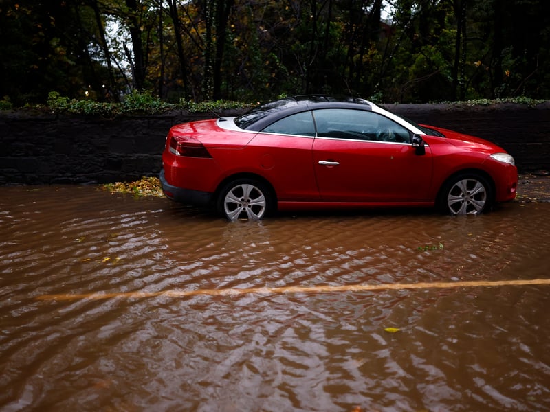 The A82 blocked at Dumbuck Quarry due to flooding 