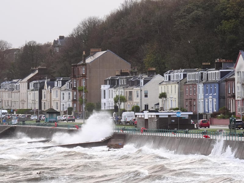 Big waves in Gourock, Inverclyde