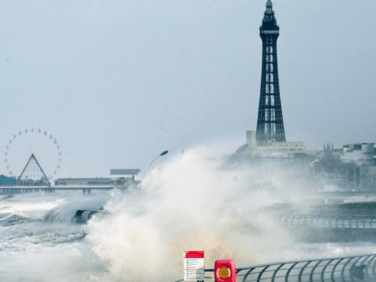 The high tide at 10am brought powerful waves.