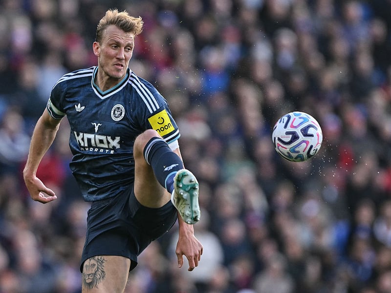 Also making his first Premier League start of the season. The more composed of the two centre-backs as Newcastle kept their first clean sheet in five league matches. 
