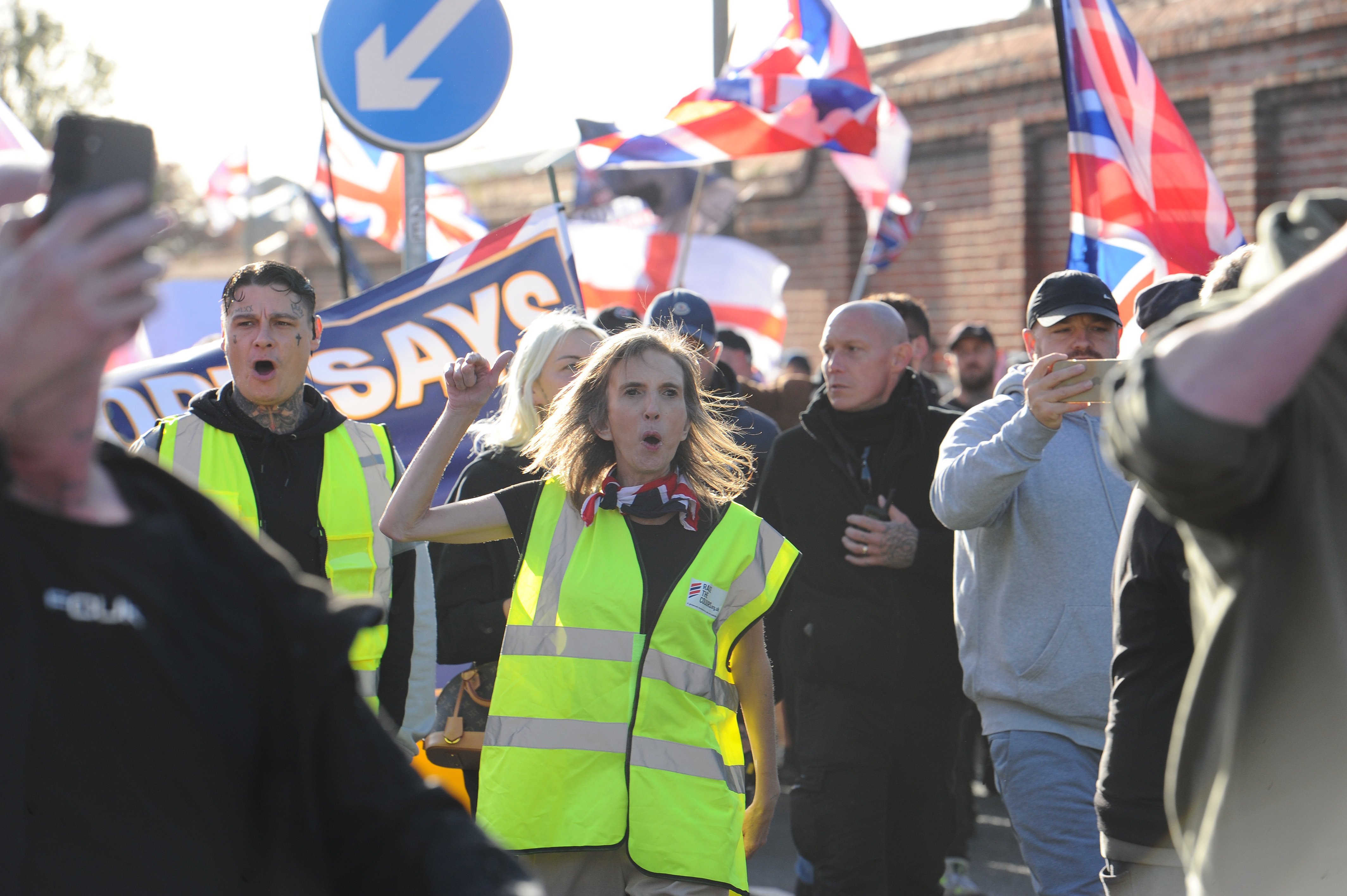 Anti-migrant protestors

Picture: Sarah Standing (251026-4901)