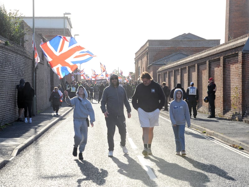 Anti-migrant protestors march through Gosport.

Picture: Sarah Standing (251026-4904)