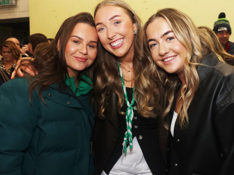 Shannon McGrath, Roseanna O'Donnell and Maoliosa O'Reilly at Kilmallock's Homecoming 