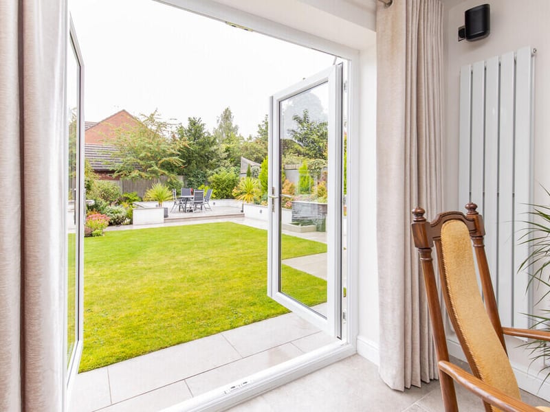 Patio double doors off the dining area