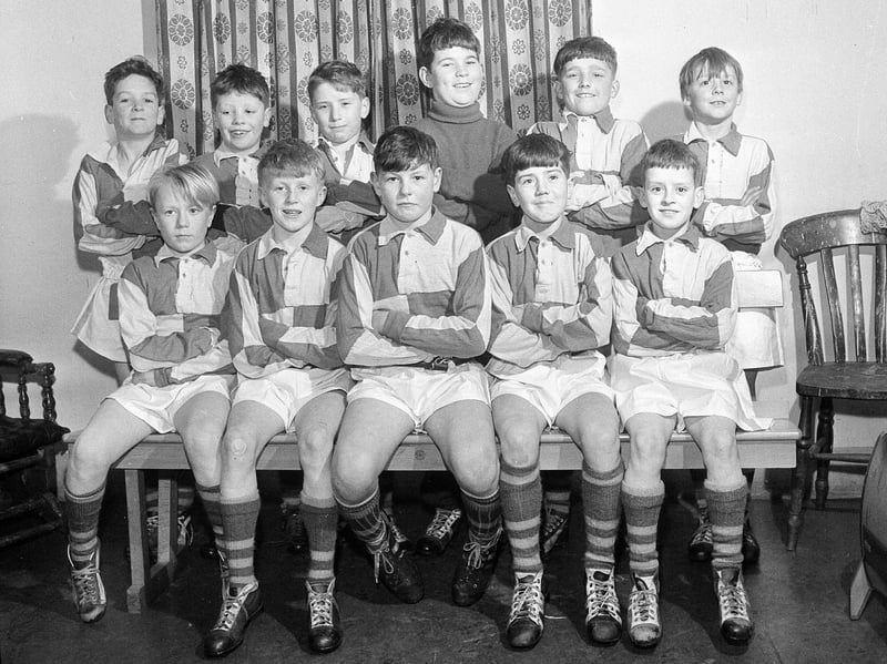 A team photo of the 1964 Prestonfield Primary School football team.