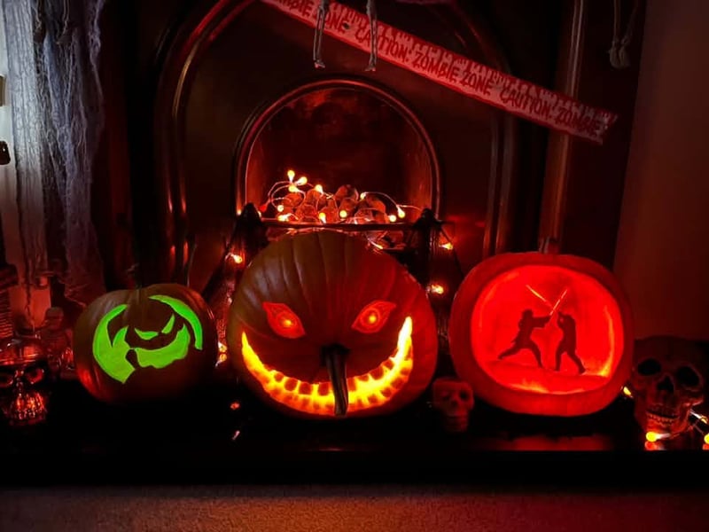 Joanne Lee Melia shared these three great pumpkins. 
