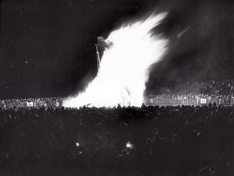 Bonfire Night at Norfolk Park, Sheffield - 5th November 1985