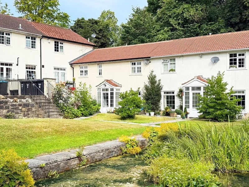 This four bedroom and one bathroom terraced house is for sale with Verity Frearson for £440,000