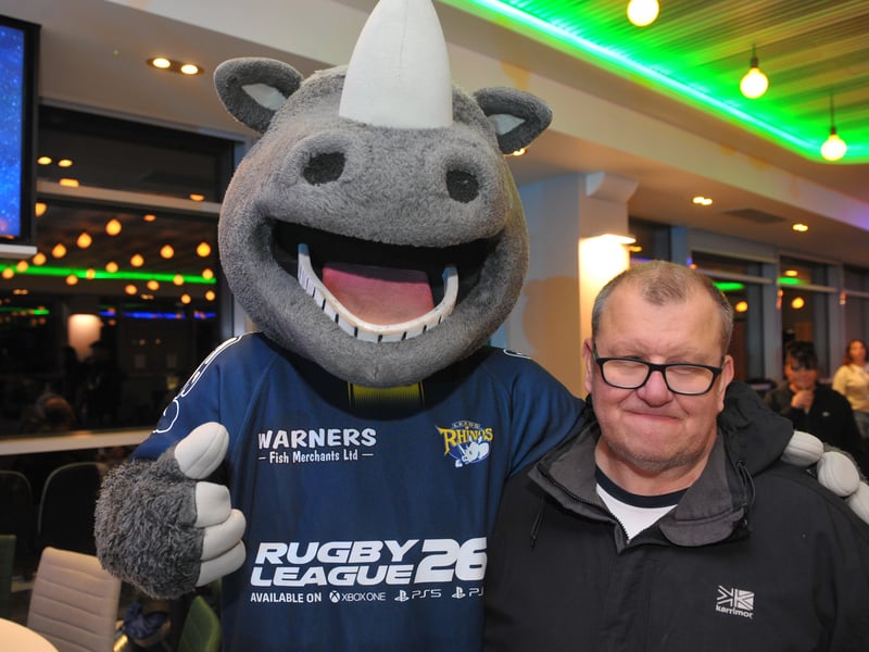 Ronnie Rhino meets Richard Tate, Vice President of the Leeds Rhinos Foundation 