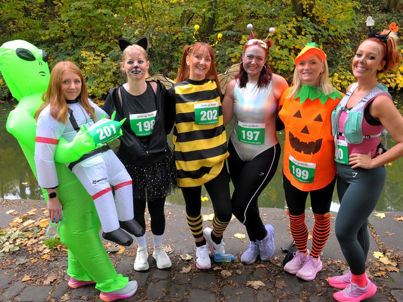 Sarah Belcher, Laura Bruce, Belinda Sumner, Megan Brooke, Stacey Callaghan, Chloe Gough of Queensbury Running Club 