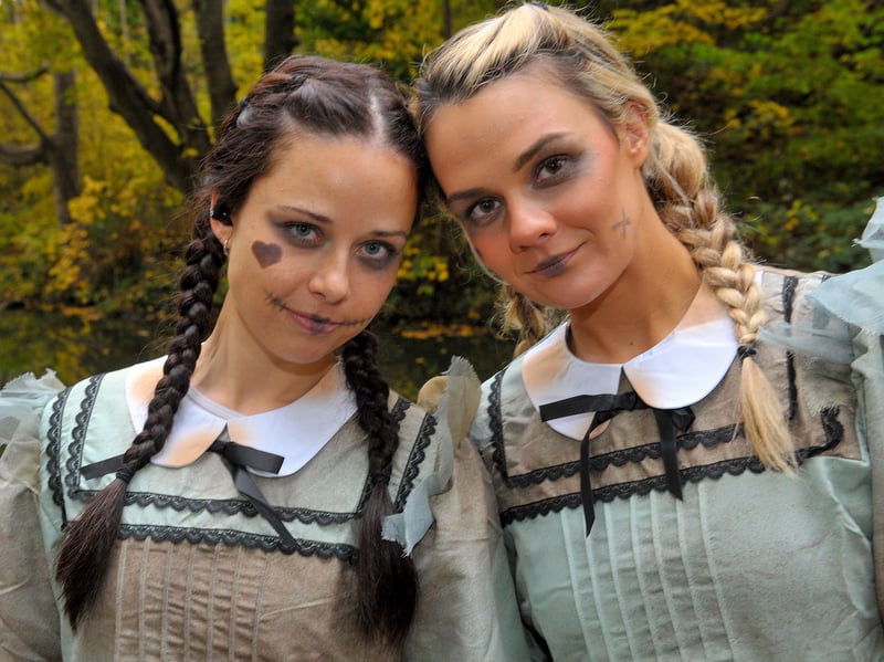"Twins" Amy Cooke and Hannah Brown of Beverley