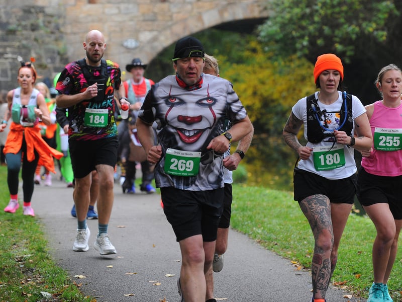  Runners by the canal